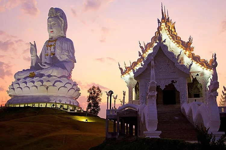 Big Buddha of Chiang Rai - 90 Meter tall white statue of Guanyin